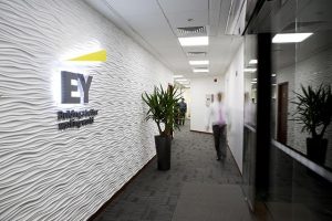 RIYADH - FEBRUARY 12: Ernst & Young Photoshoot, EY, Riaydh offices, February 12, 2015 in Riyadh, KSA.