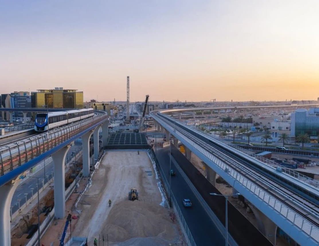 الهيئة الملكية لمدينة الرياض: استمرار أعمال تطوير محور طريق الثمامة الأوسط بتنفيذ 3 أنفاق وجسر