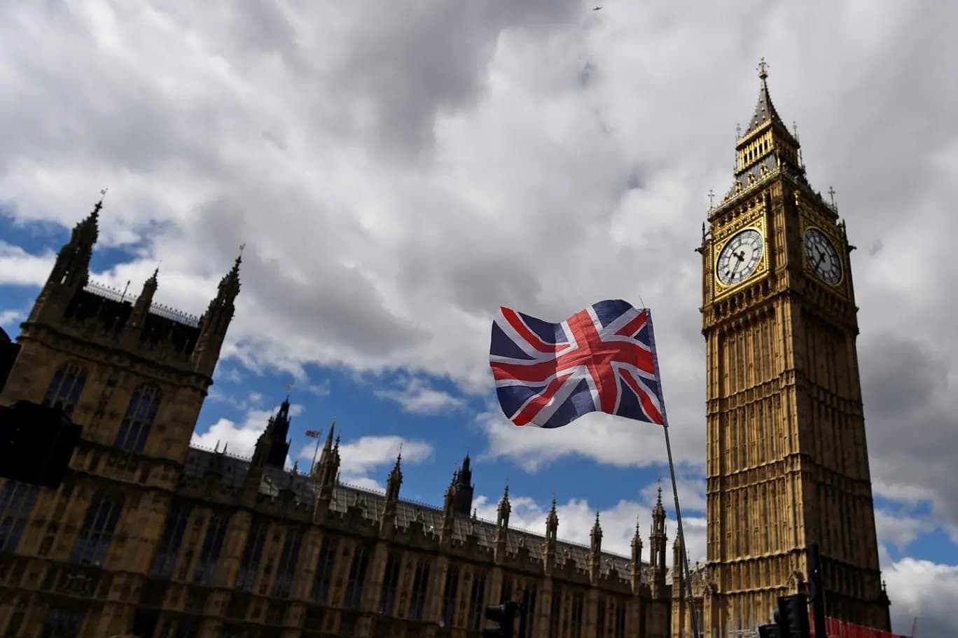 Britain: Inflation Falls to 2.6% in June