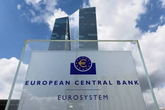 البنك المركزي الأوروبي يبقي على أسعار الفائدة دون تغيير
